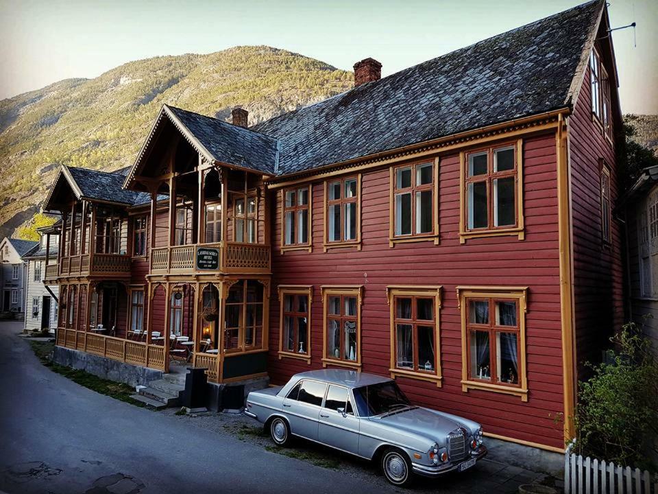 Laerdalsoren Motor Guesthouse Lærdalsøyri Esterno foto